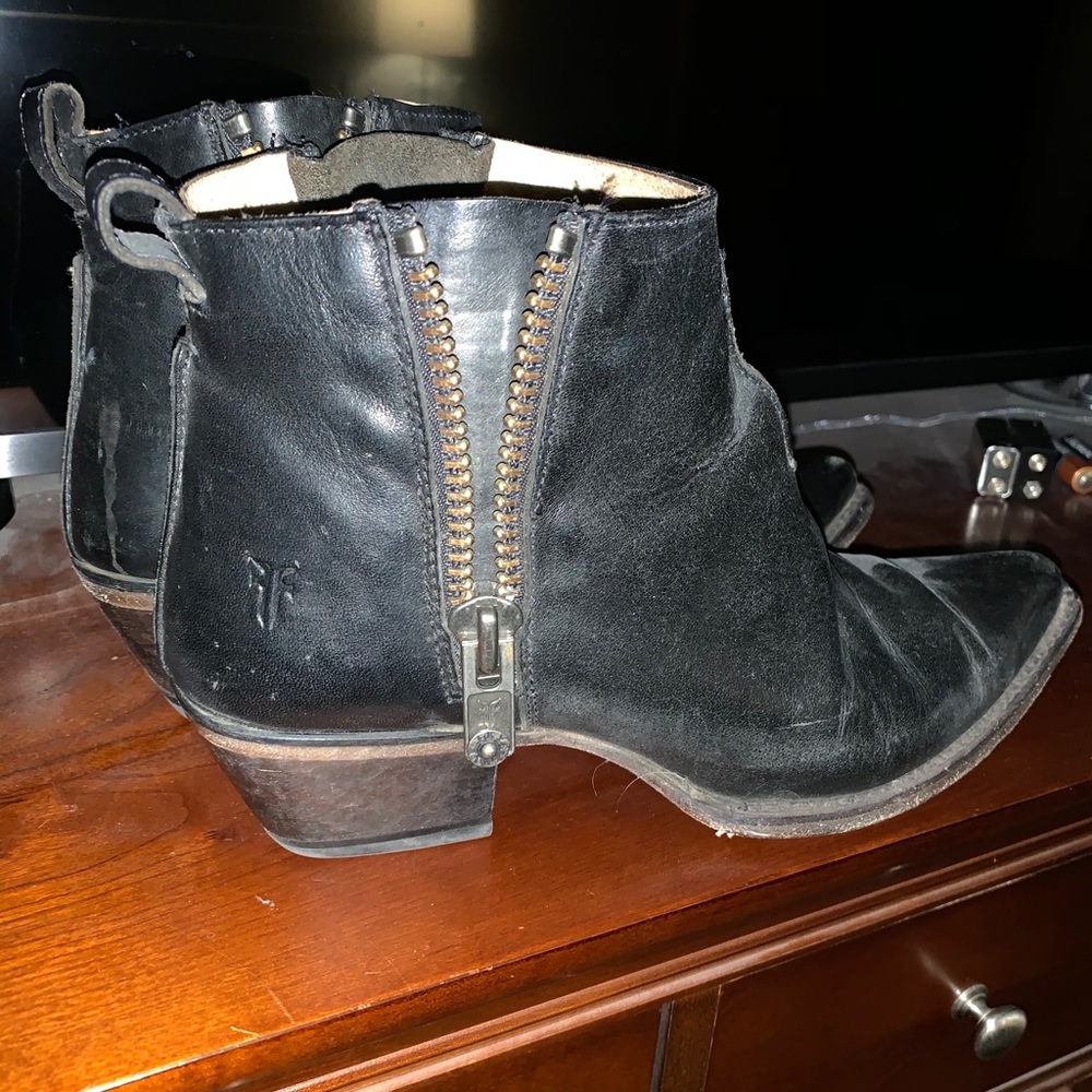 Black leather Frye booties